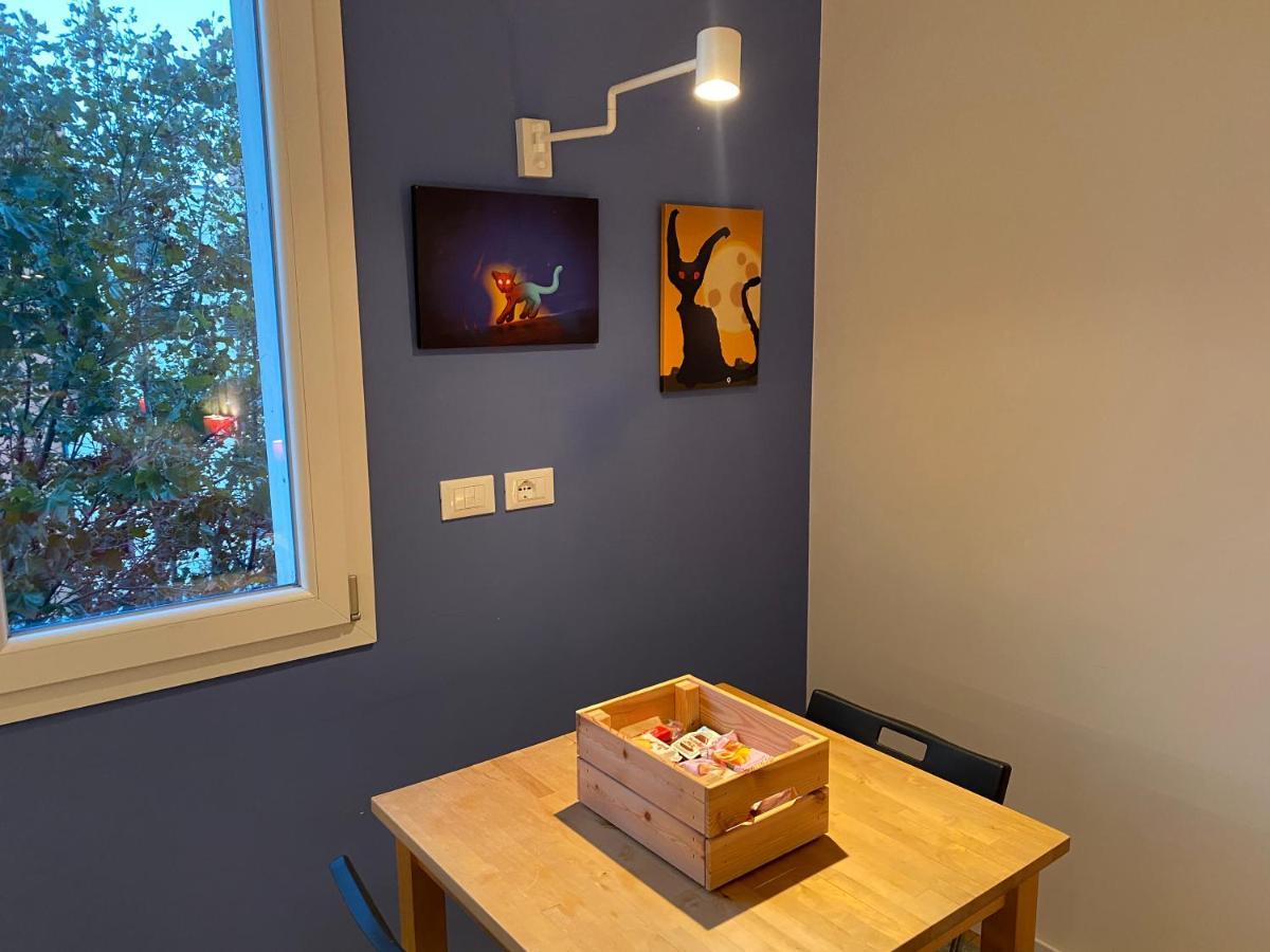 Tra Le Torri B&B - Ampia Stanza Privata In Appartamento Con Bagno Privato Accessibile Da Corridoio Boloňa Exteriér fotografie
