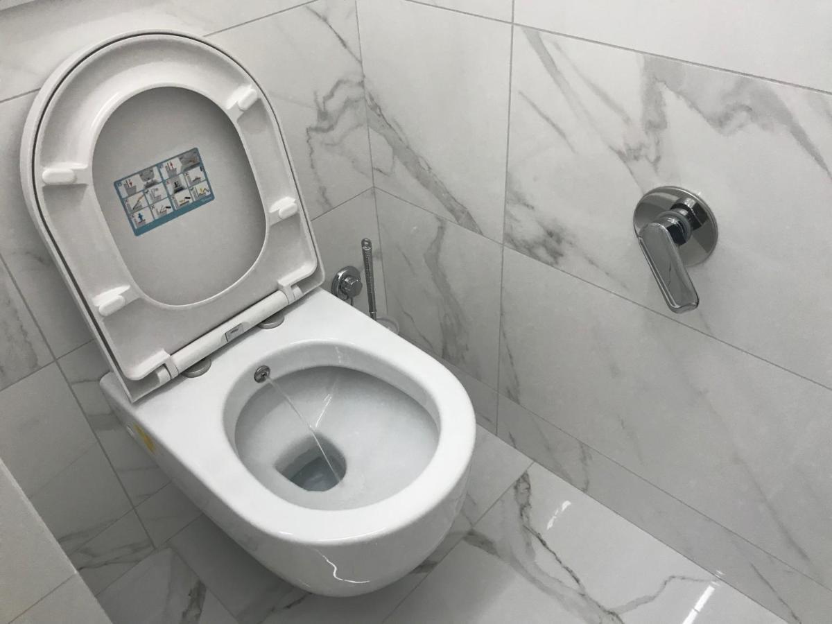 Tra Le Torri B&B - Ampia Stanza Privata In Appartamento Con Bagno Privato Accessibile Da Corridoio Boloňa Exteriér fotografie