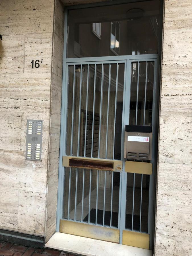 Tra Le Torri B&B - Ampia Stanza Privata In Appartamento Con Bagno Privato Accessibile Da Corridoio Boloňa Exteriér fotografie